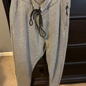American Eagle active joggers